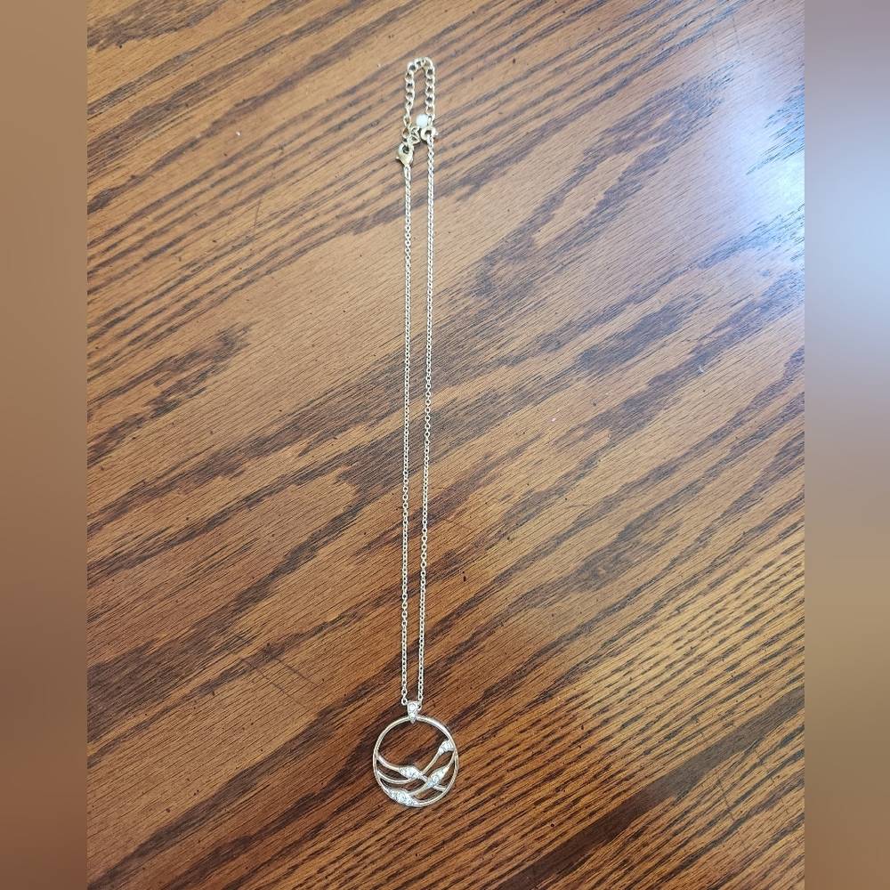 Gold Tone Necklace with Crystals